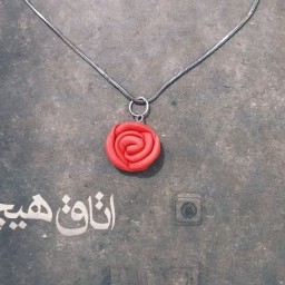 گردنبند گل رز