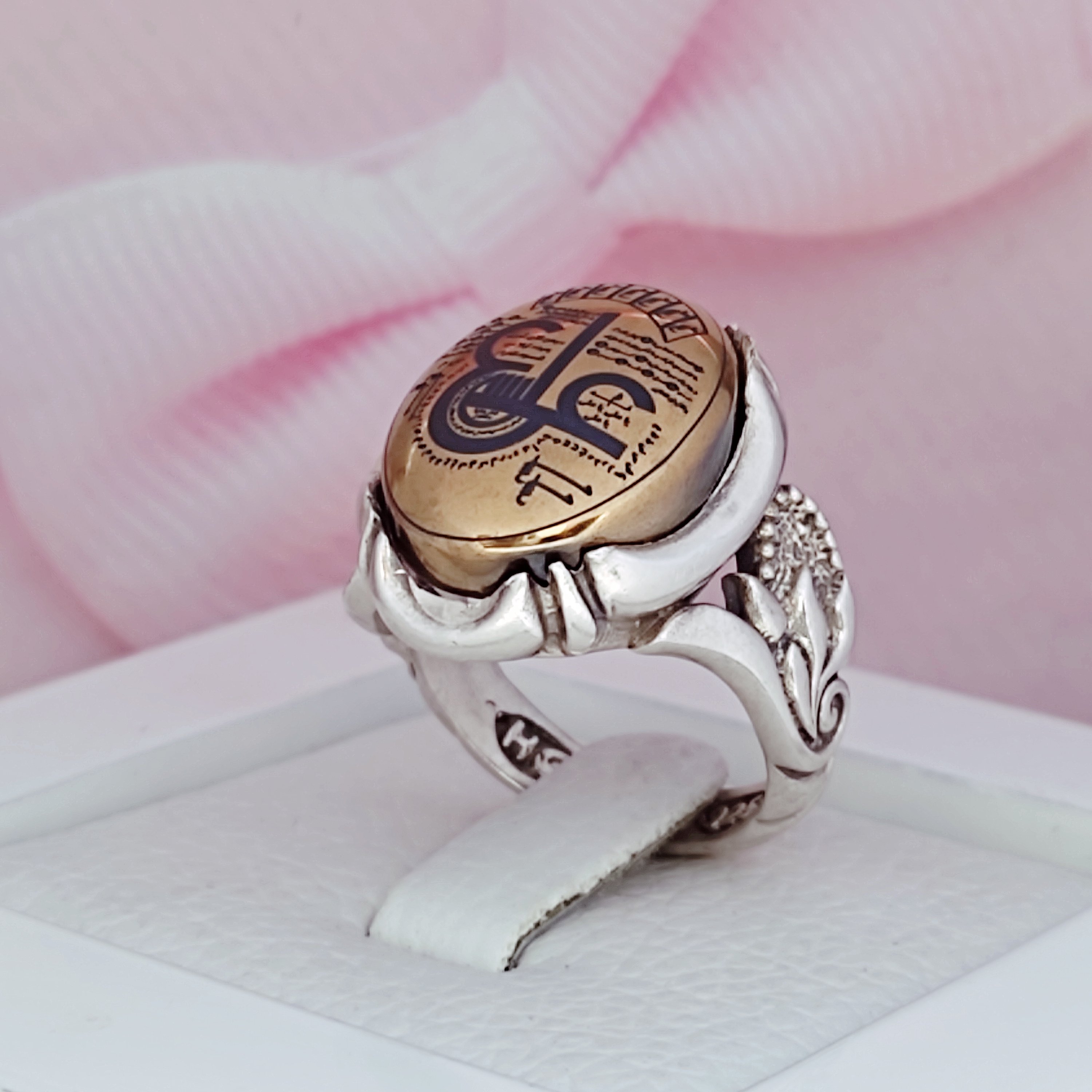 انگشتر مردانه حدید عین علی طلایی رنگ