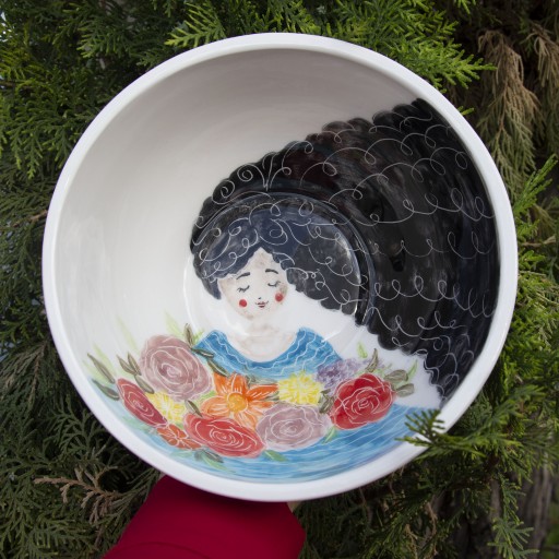 میوه خوری دختری با موهای پریشون مبلمونسرا مدل 274598