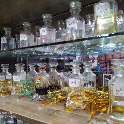 عطرغنچه عطرتی رز عطر نارسیس یا گل نرگس عطر یاس عطر باربری ویکند عطر های جدید