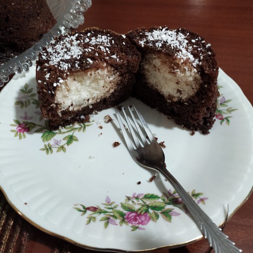 پک مواد اولیه کیک مافین شکلاتی با سوپرایز نارگیلی 12 عددی
