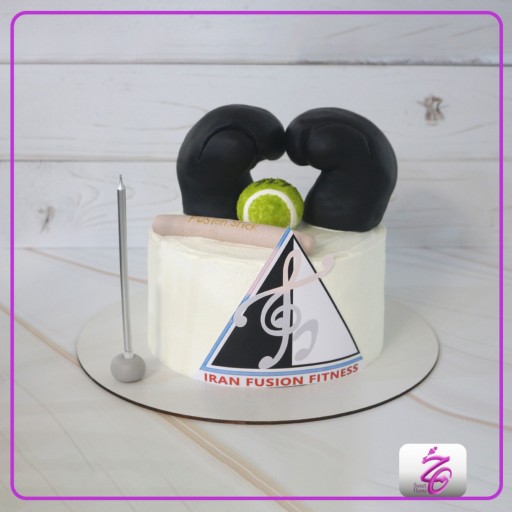 کیک تولد خامه ای با تم ورزشی