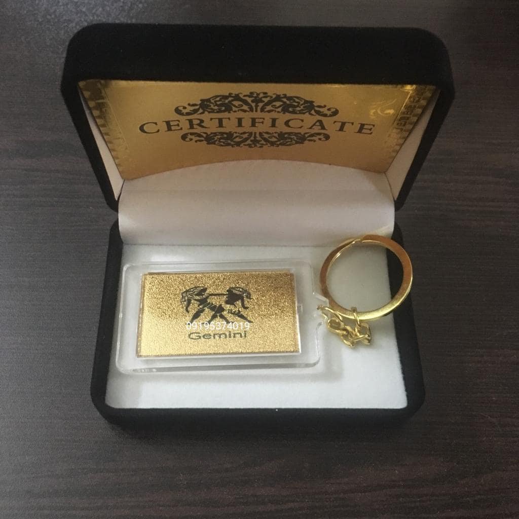 جاسوئیچی روکش طلا نماد ماه تولد با شناسنامه