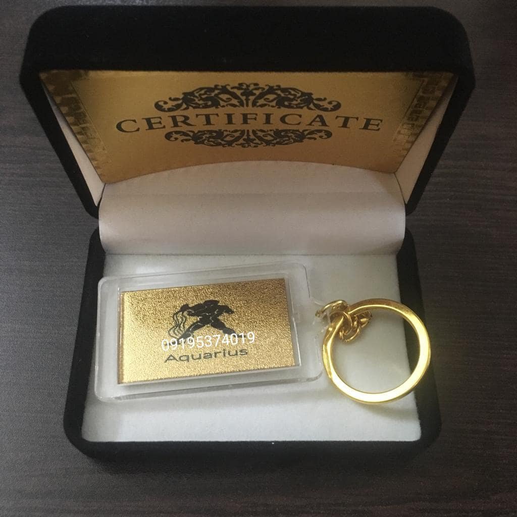 جاسوئیچی روکش طلا نماد ماه تولد با شناسنامه