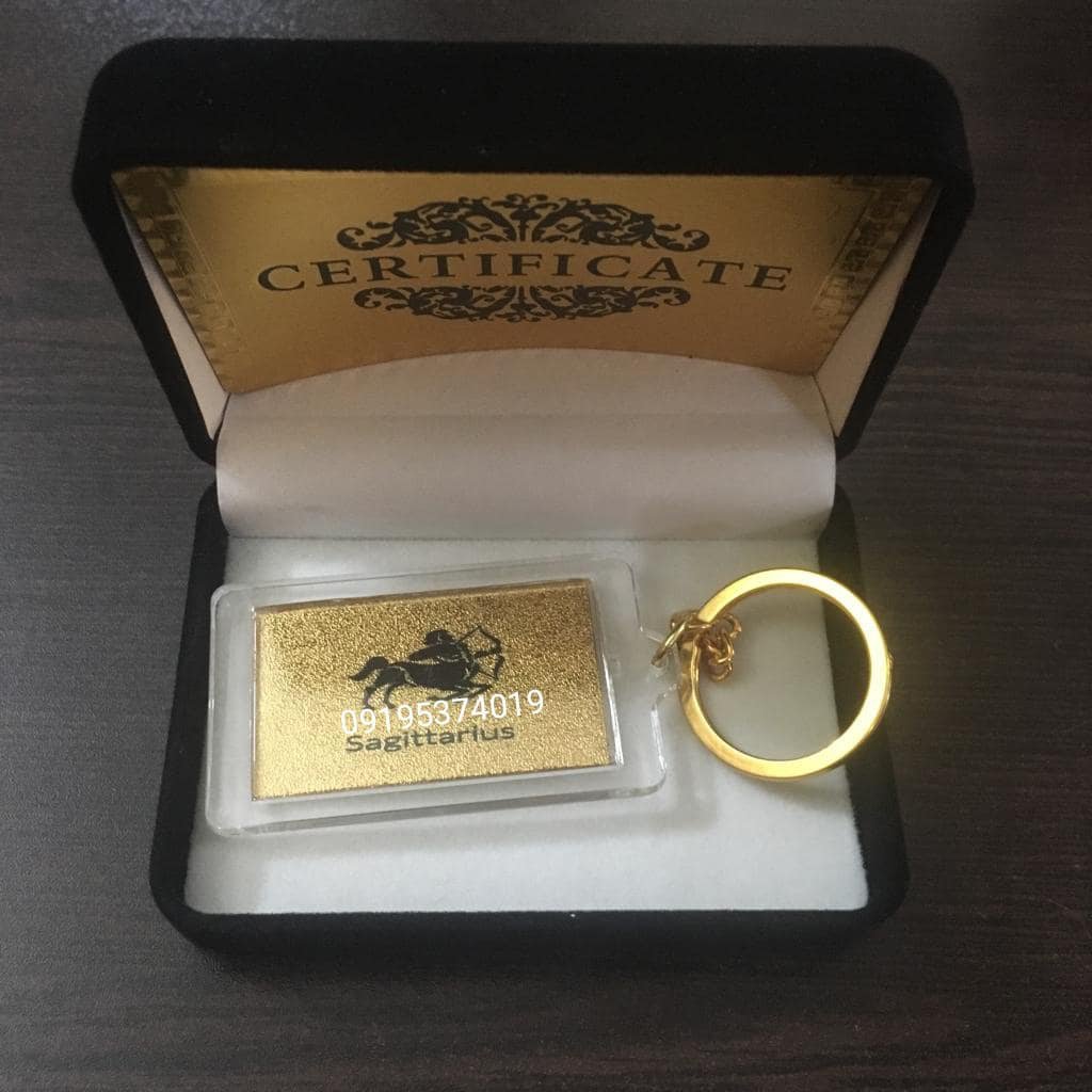 جاسوئیچی روکش طلا نماد ماه تولد با شناسنامه