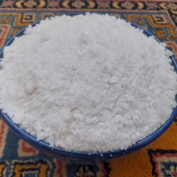نمک معدنی طبیعی بلوری - محصولی از راین کرمان - یک کیلویی 