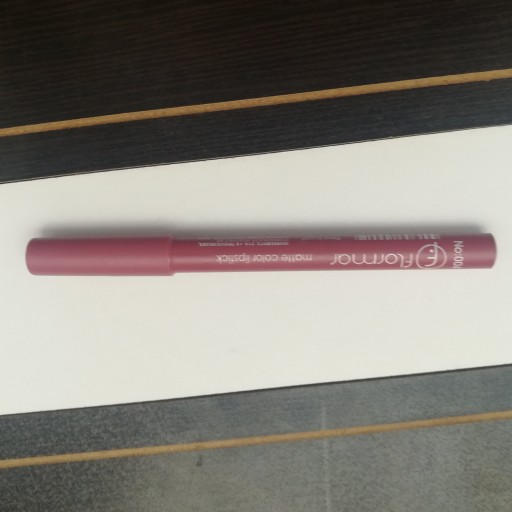 رژ مدادی
مارک فلورمار
کیفیت عالی
رنگ بندی زیبا و جذاب