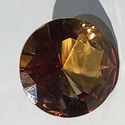 الکساندریت(زولتانایت) هفت رنگ تراش الماس با قطر 12 میلی متر  با قابلیت تغیر رنگ