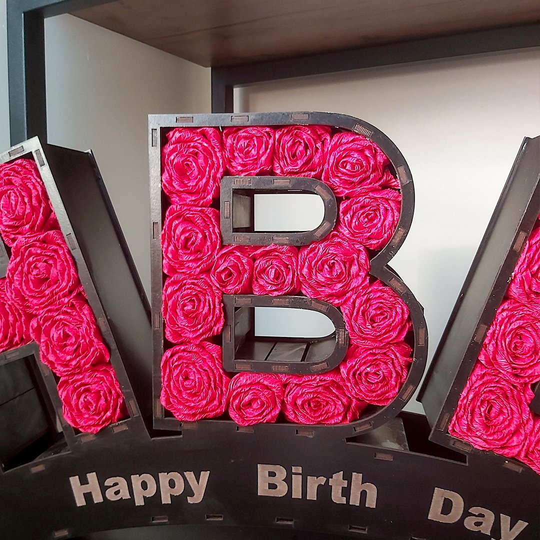 باکس گل مدل HBD (تولد مبارک)