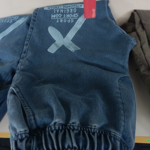 شلوار جین اسلش
🧵جنس پارچه لی 
🎨رنگ بندی : آبی و مشکی  

✂️سایز بندی :2سایز L.XL
