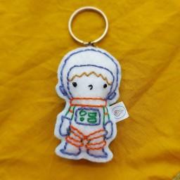 جاکلیدی ( سرکلیدی ) و آویز گوشی عروسک نمدی پسر فضانورد 1