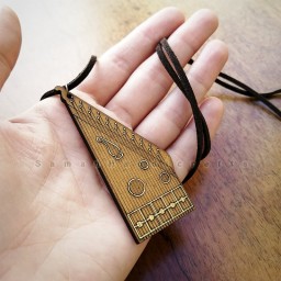 گردنبند ساز قانون چوبی با بند چرمی