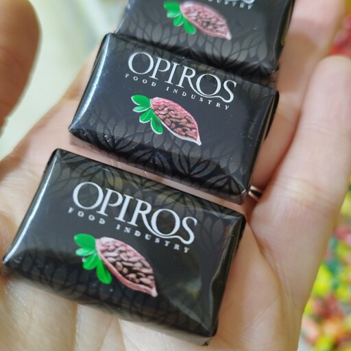 شکلات تلخ اوپیروس زیبا (نیم کیلو) کاکائو تلخ 