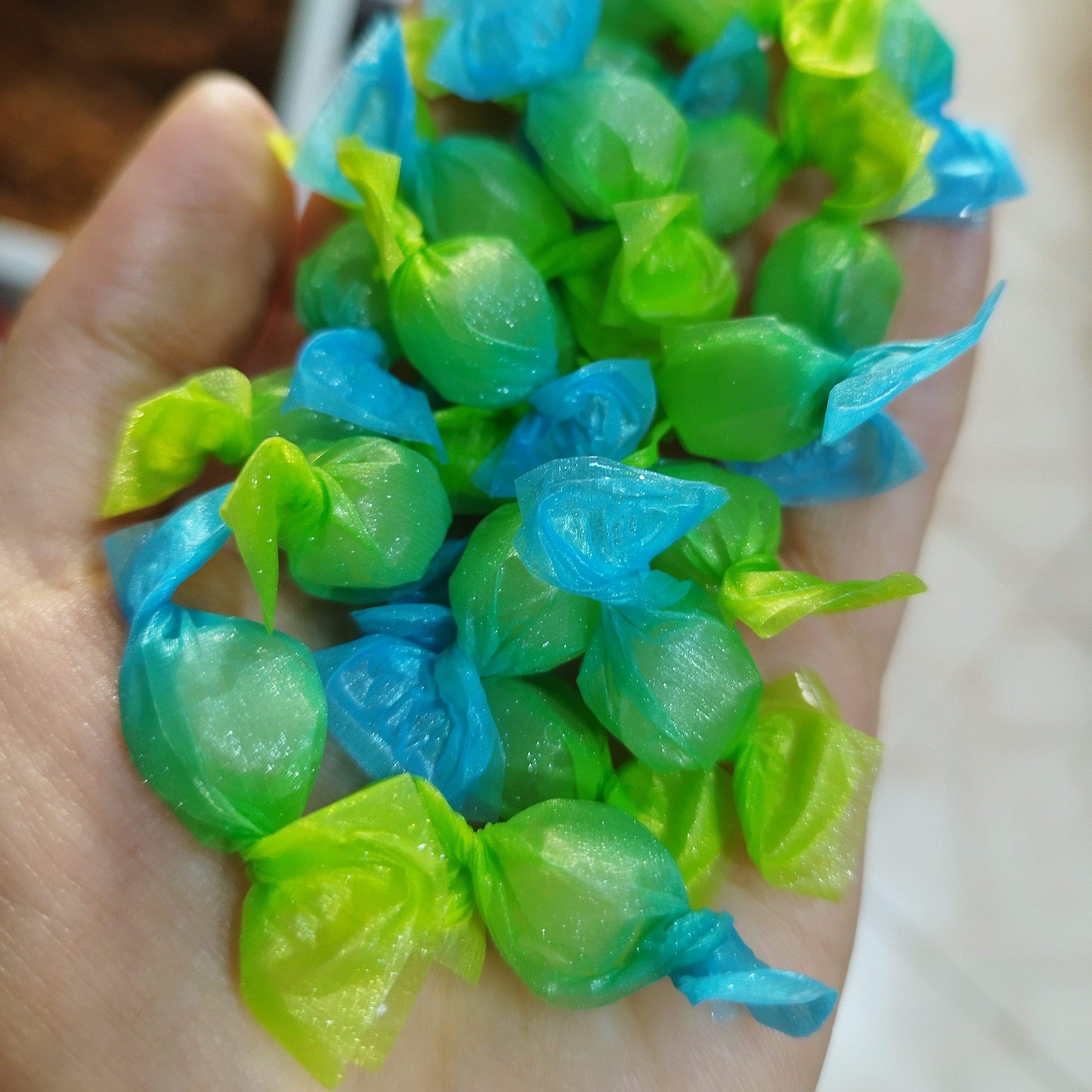 شکلات ریز براق مینی کندی دورنگ(200گرمی)