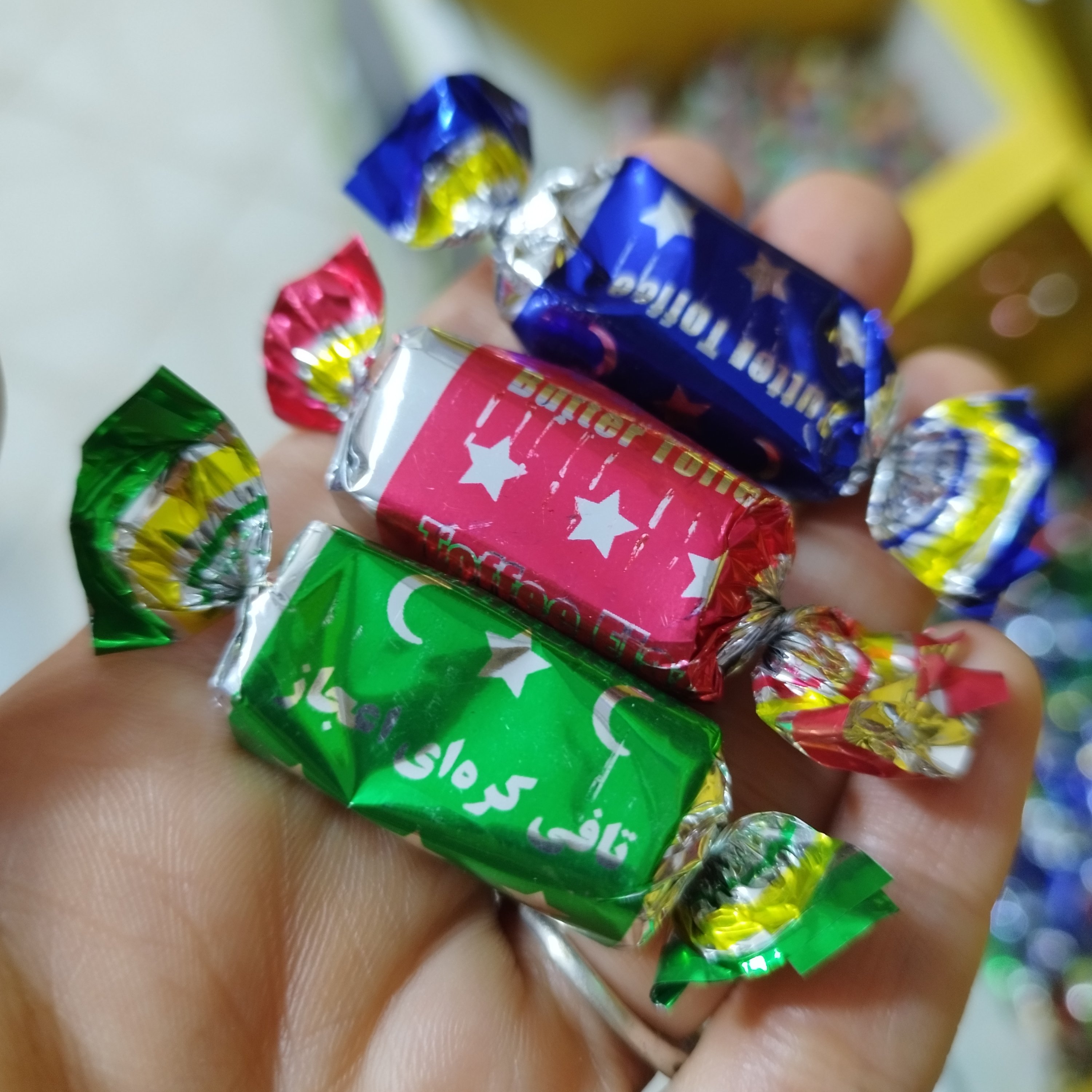 تافی کره ای نوستالژی (یک کیلو) شبیه مینو