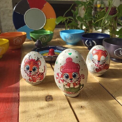 تخم مرغ سفالی طراحی شده با دست،قابل شستشو،ارتفاع 8سانتیمتر قیمت 35تومان
