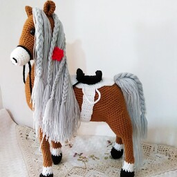 عروسک بافتنی اسب