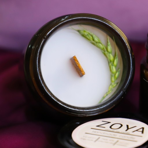 شمع شیشه قهوه ای درب کانتینری
با رایحه های لوندر،توت فرنگی و قهوه
موجود با فتیله چوبی و کاغذی