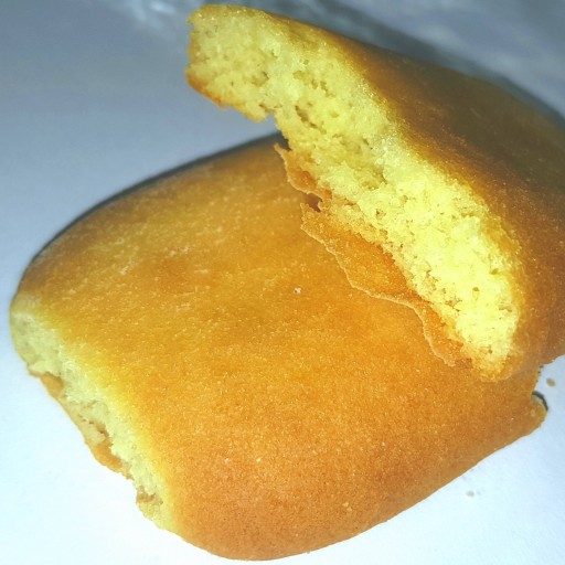 شیرینی سنتی نان خوانساری کارتن پنج کیلویی (حدود 200عدد کلوچه زعفرانی)
