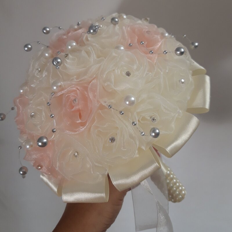 دسته گل عروس مصنوعی جنس پارچه حریر ترکیب دو رنگ گلبهی و نباتی سایز متوسط