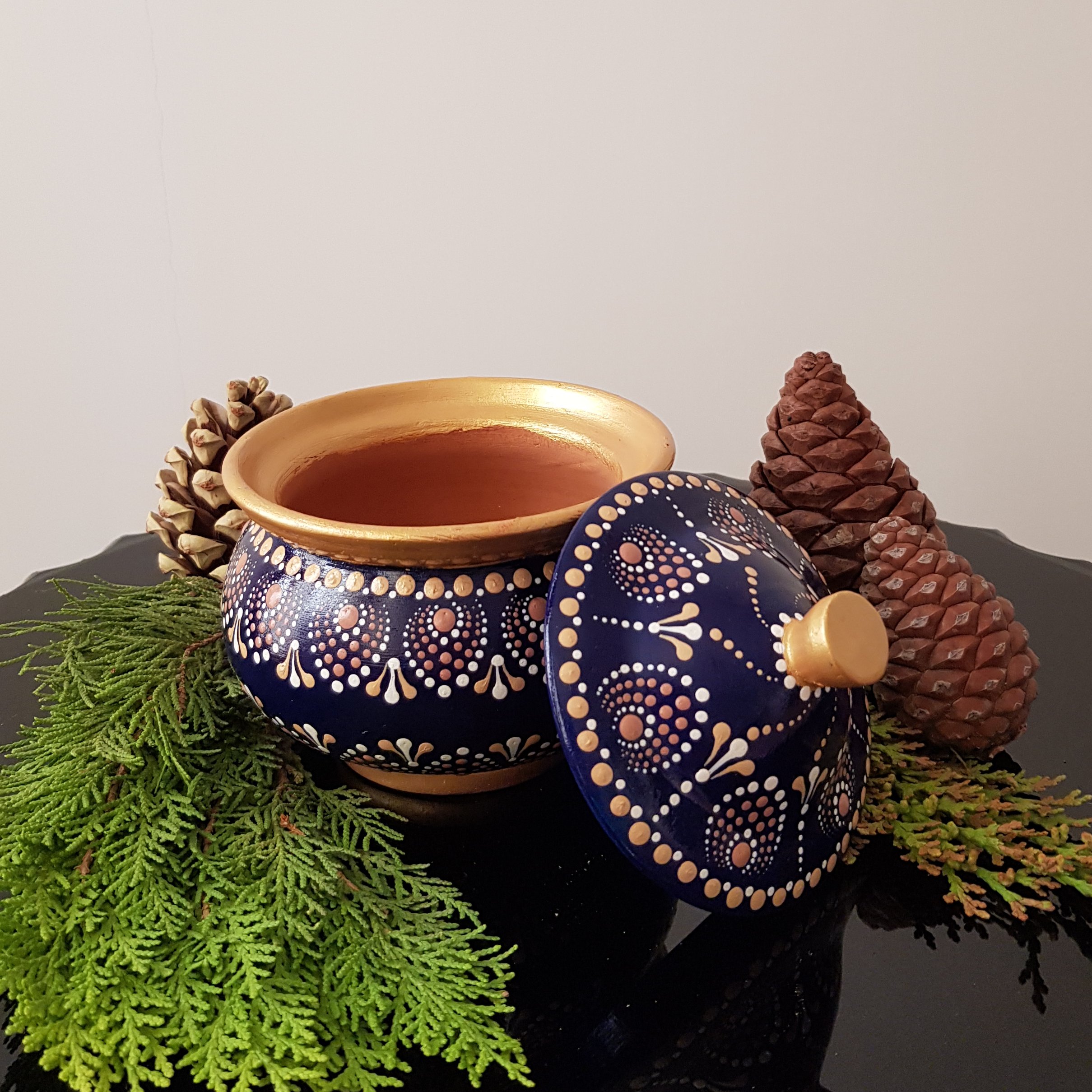 قندان یا شکلات خوری نقطه کوبی