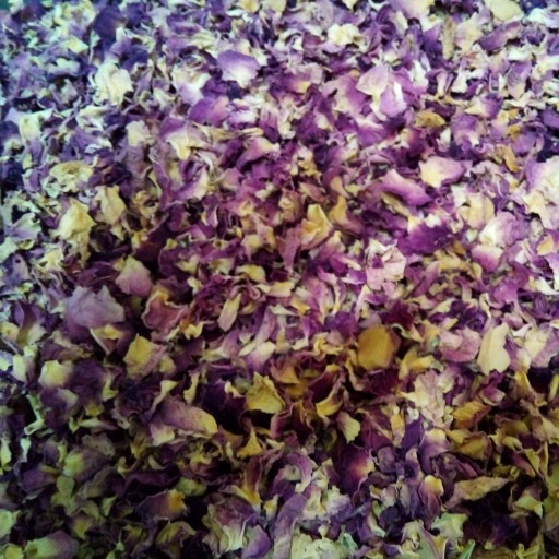 گل محمدی خشک شده(یک کیلویی)،کاملا بهداشتی وسالم بهترین نوع گیاه برای آرامش اعصاب و تقویت کننده معده.با مزاج گرم ملایم