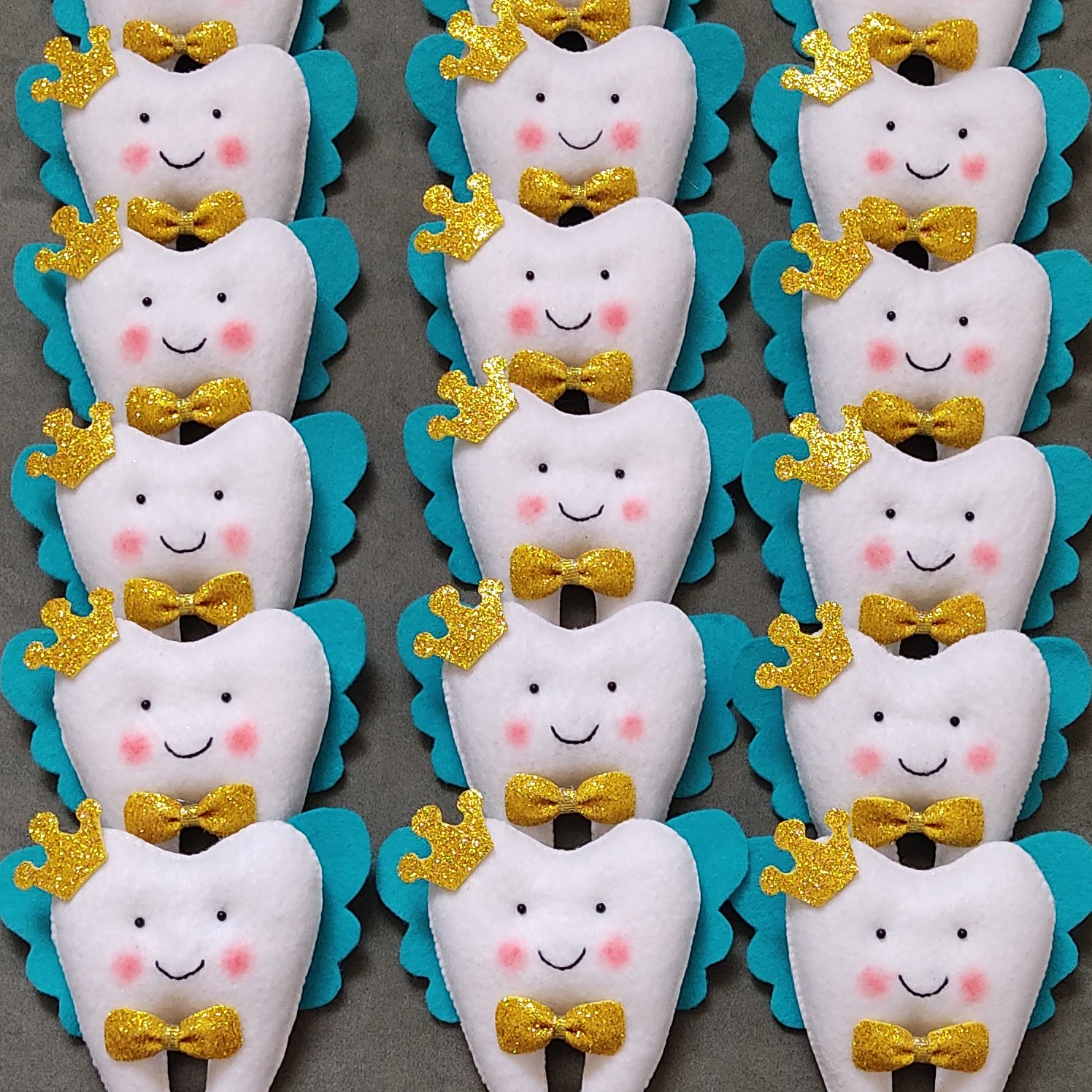 گیفت دندون نمدی، دندان هدیه دندونی