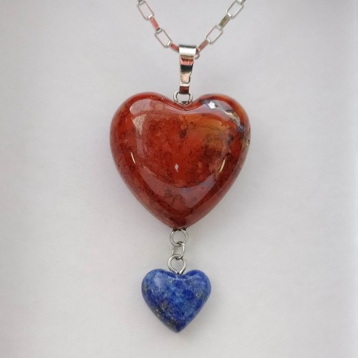گردنبند قلب تلفیقی از دو سنگ جاسپر و لاجورد معدنی همراه با زنجیر استیل