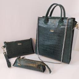 کیف زنانه چرم طبیعی به همراه کیف پول و موبایل و کیف لوازم آرایش بصورت ست سه تکه دست دوز برند لیانا