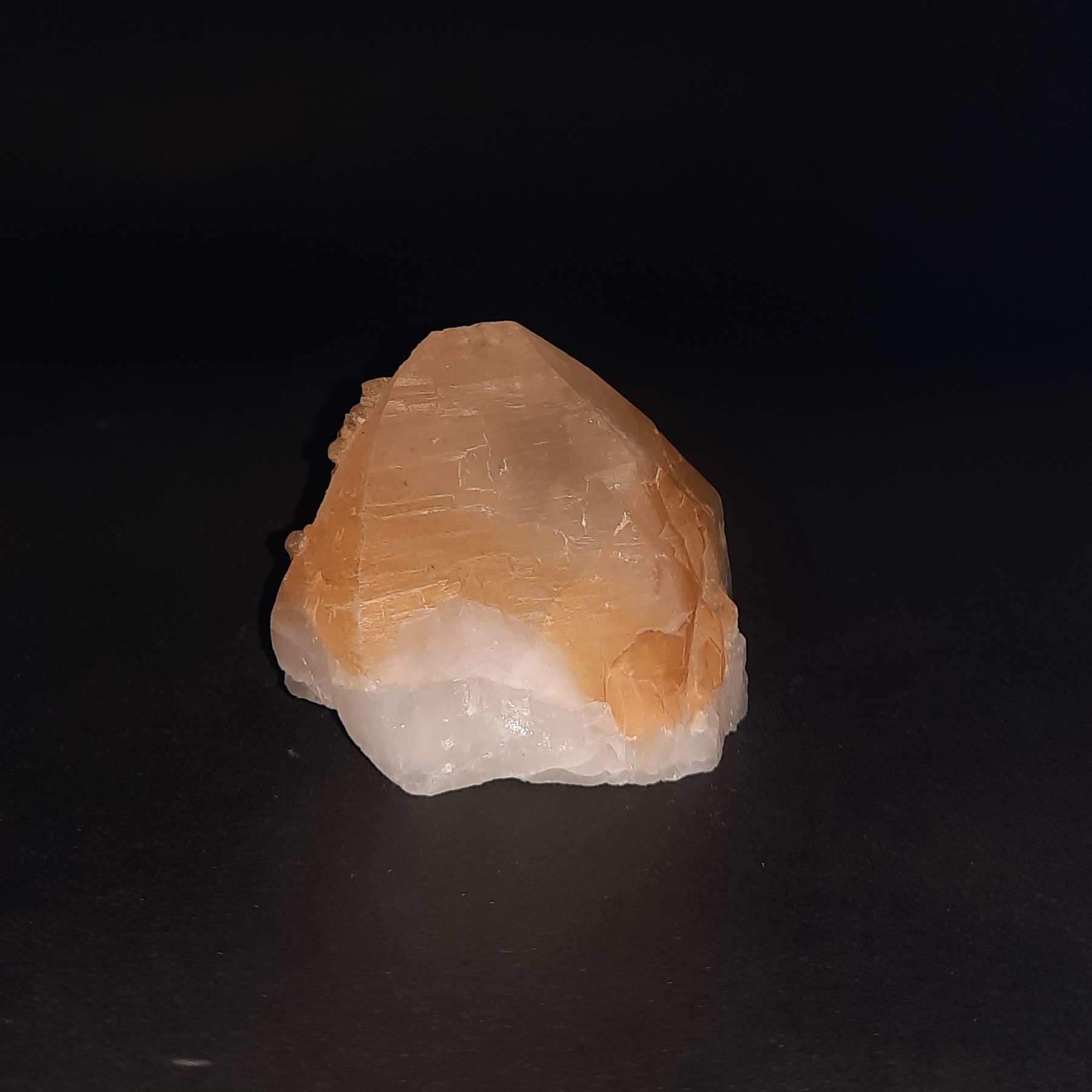 کریستال های به هم چسبیده کوارتز هماتوئیدی معدنی کد بلور 803 بدون هیچگونه دستکاری و برش و تراش و هرگونه مصنوعات