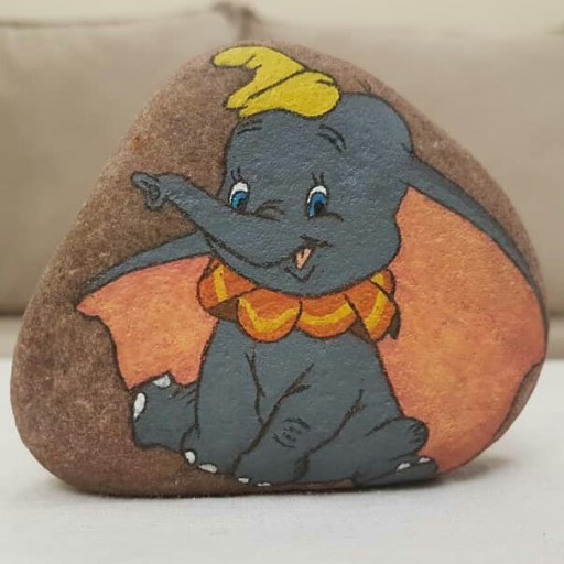 سنگ با طرح فیل کارتونی