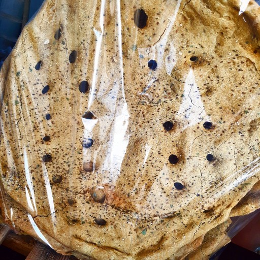 نان خشک سبوسدار سنتی اردکان  (3 غله تنوری)