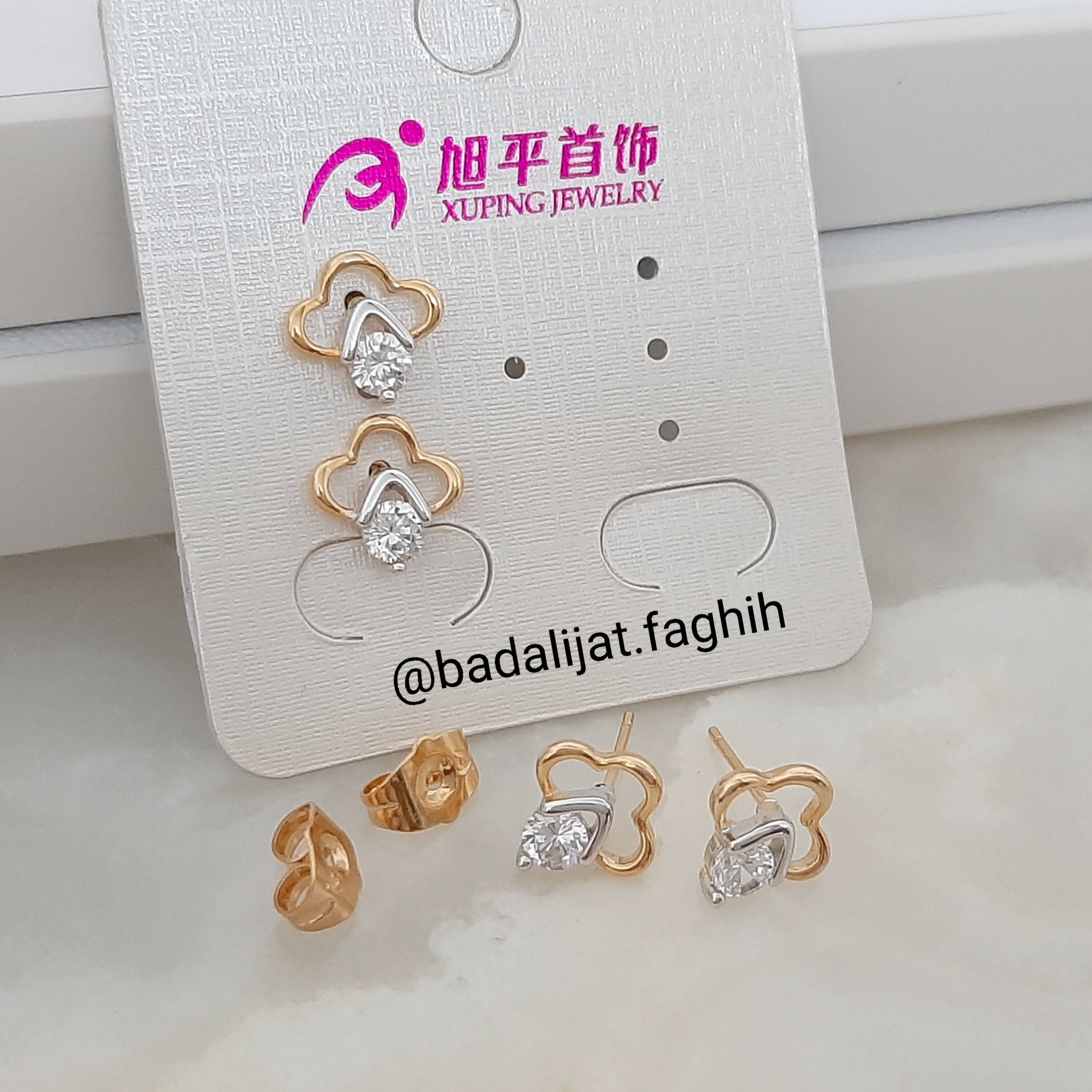گوشواره ژوپینگ نگیندار چسبان و فوق العاده شیک و کاملا رنگ ثابت