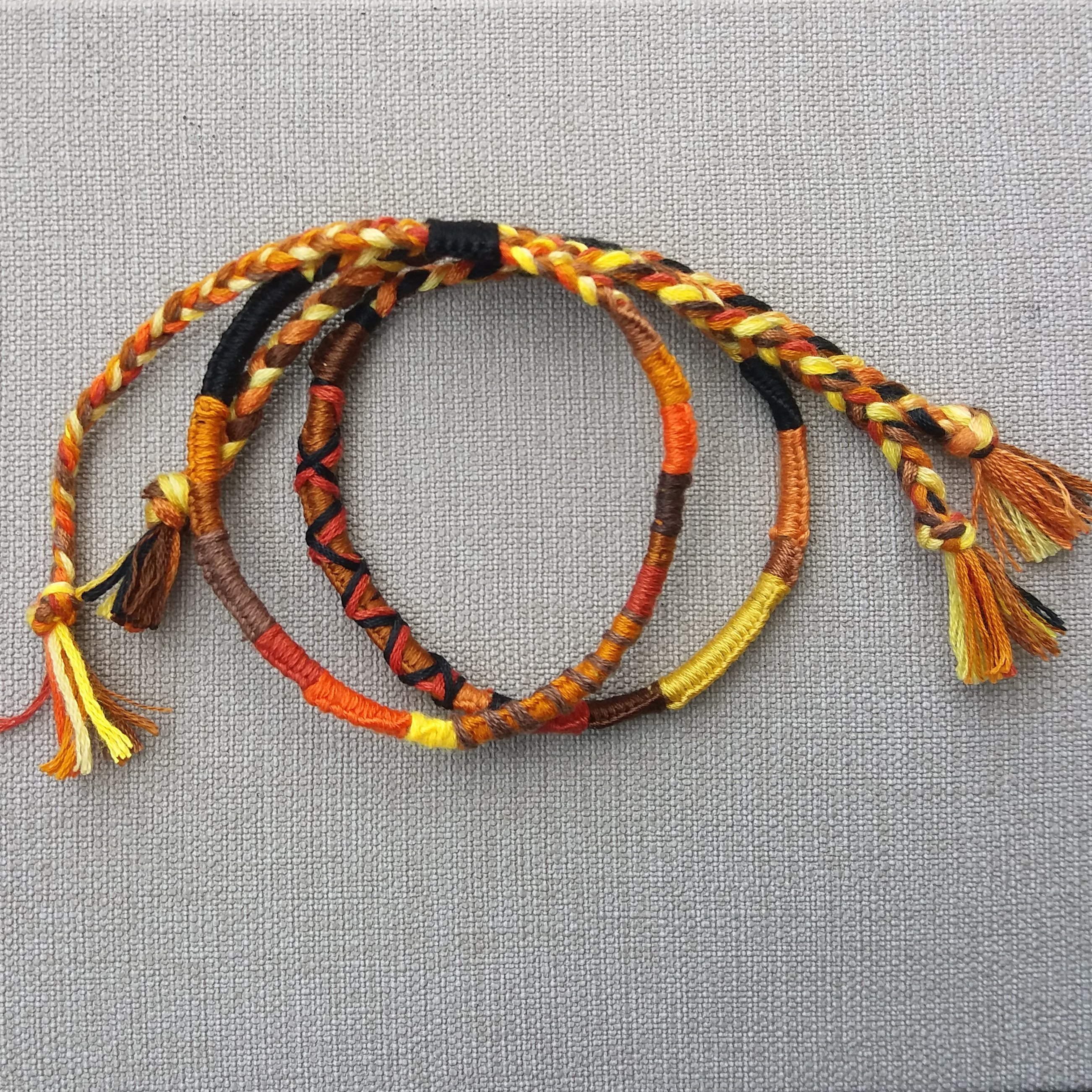 پابند یا دستبند سرخپوستی پاییزی محصول دستساز گوزن آبی