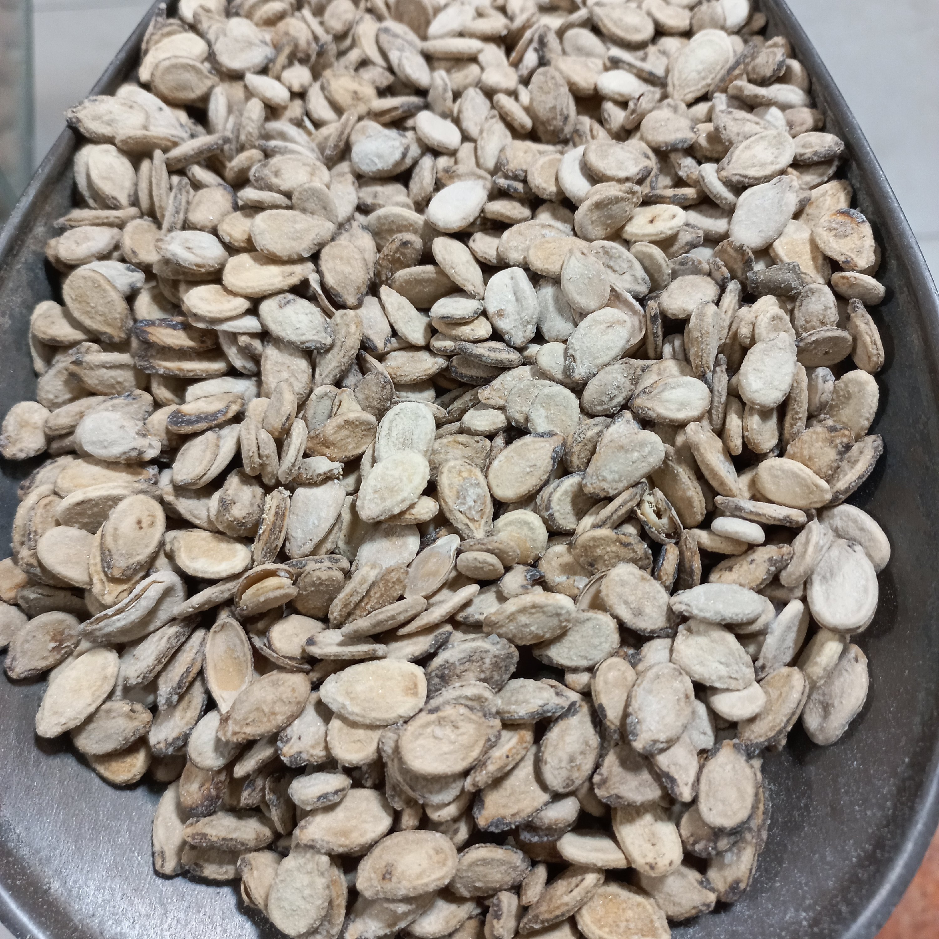 تخمه هندوانه نمکی اعلا(200گرمی)