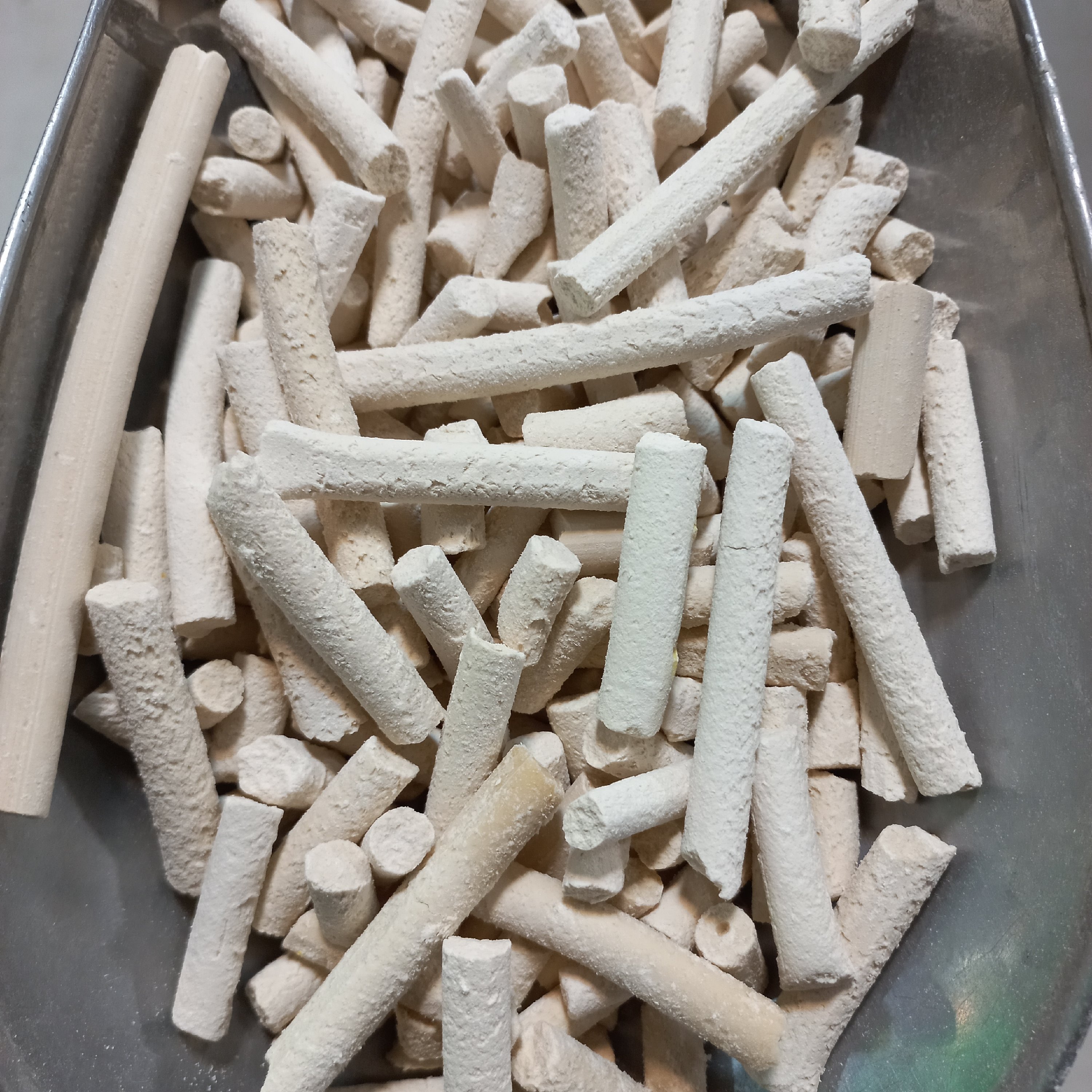 کشک گاوی رشته ای ترش (1کیلویی )