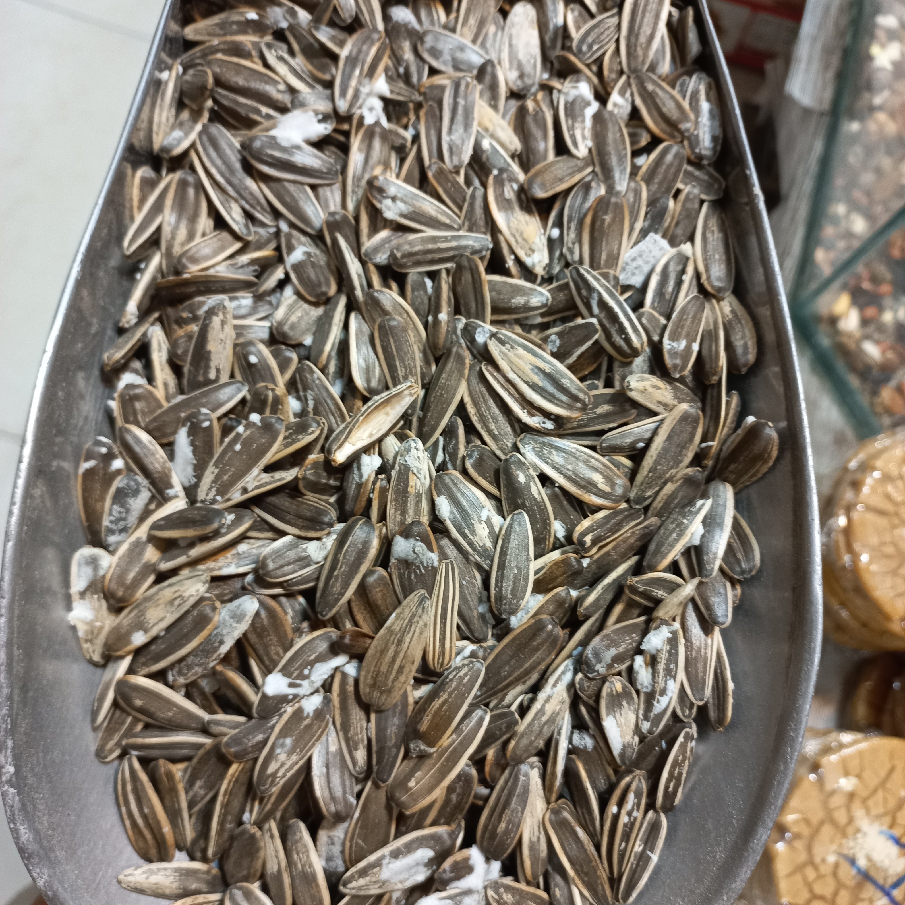 تخمه آفتابگردان خال نمک لوکس(300گرمی)