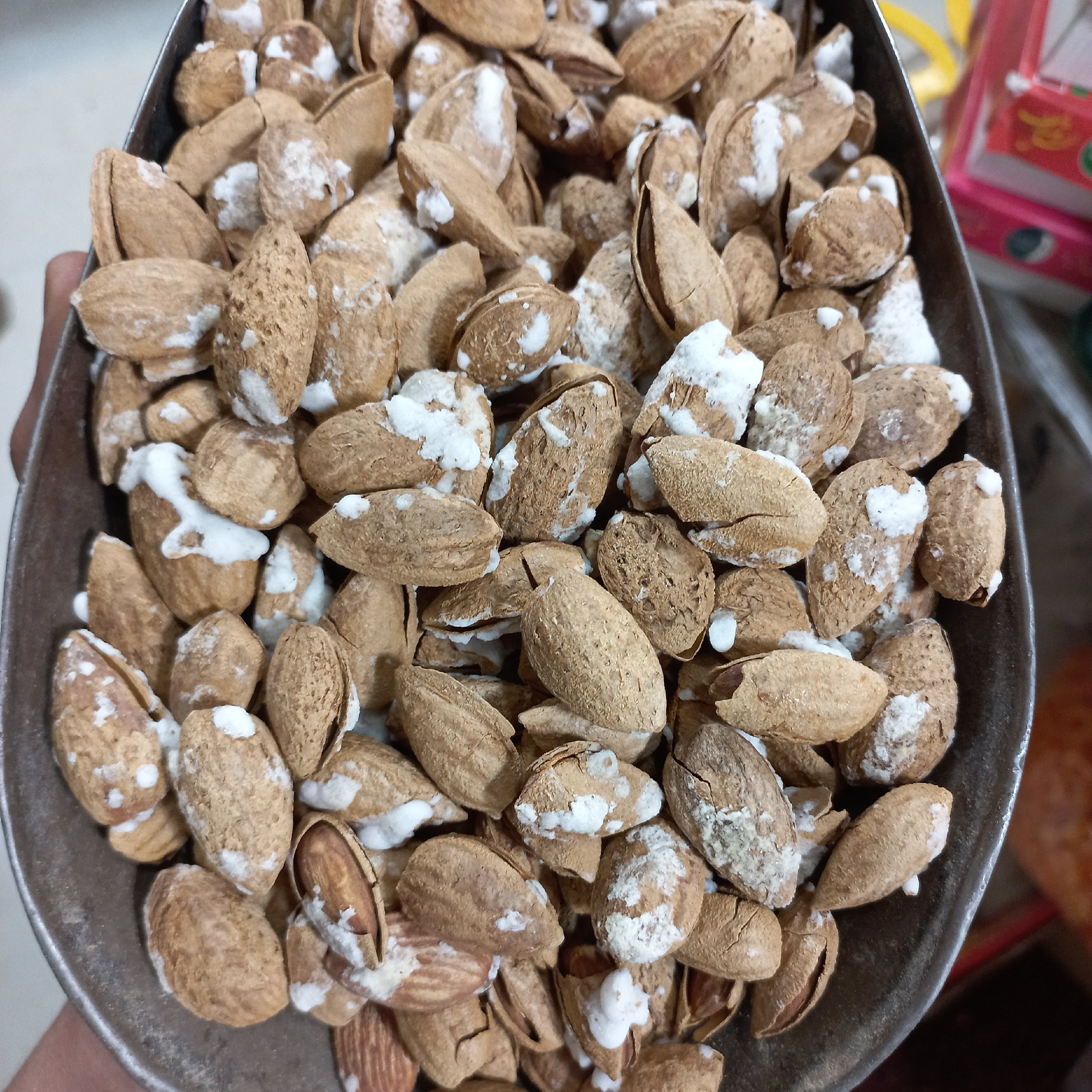 بادام درختی پوست کاغذی نمکی(200گرمی)