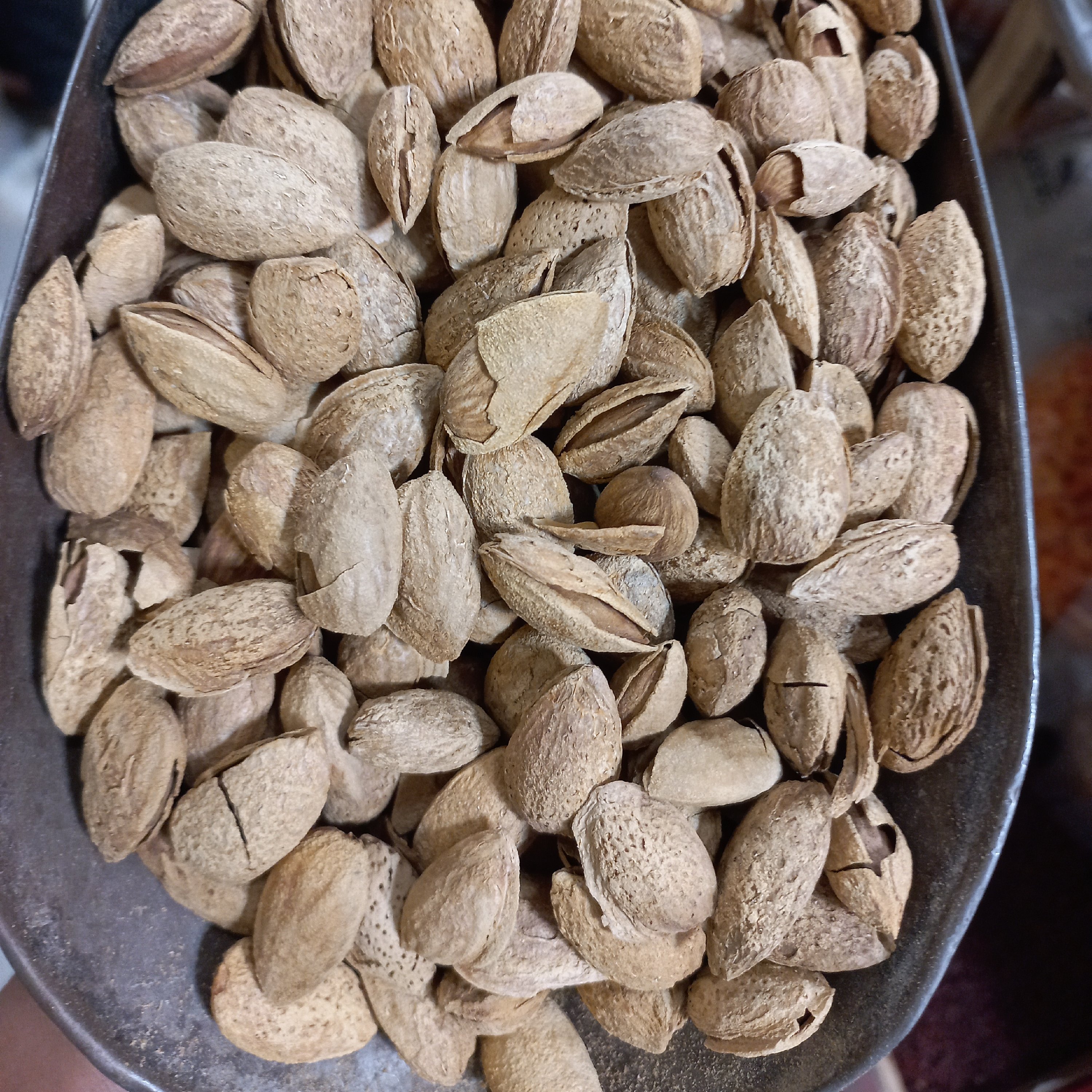 بادام پوست کاغذی منقا خام(200گرمی)