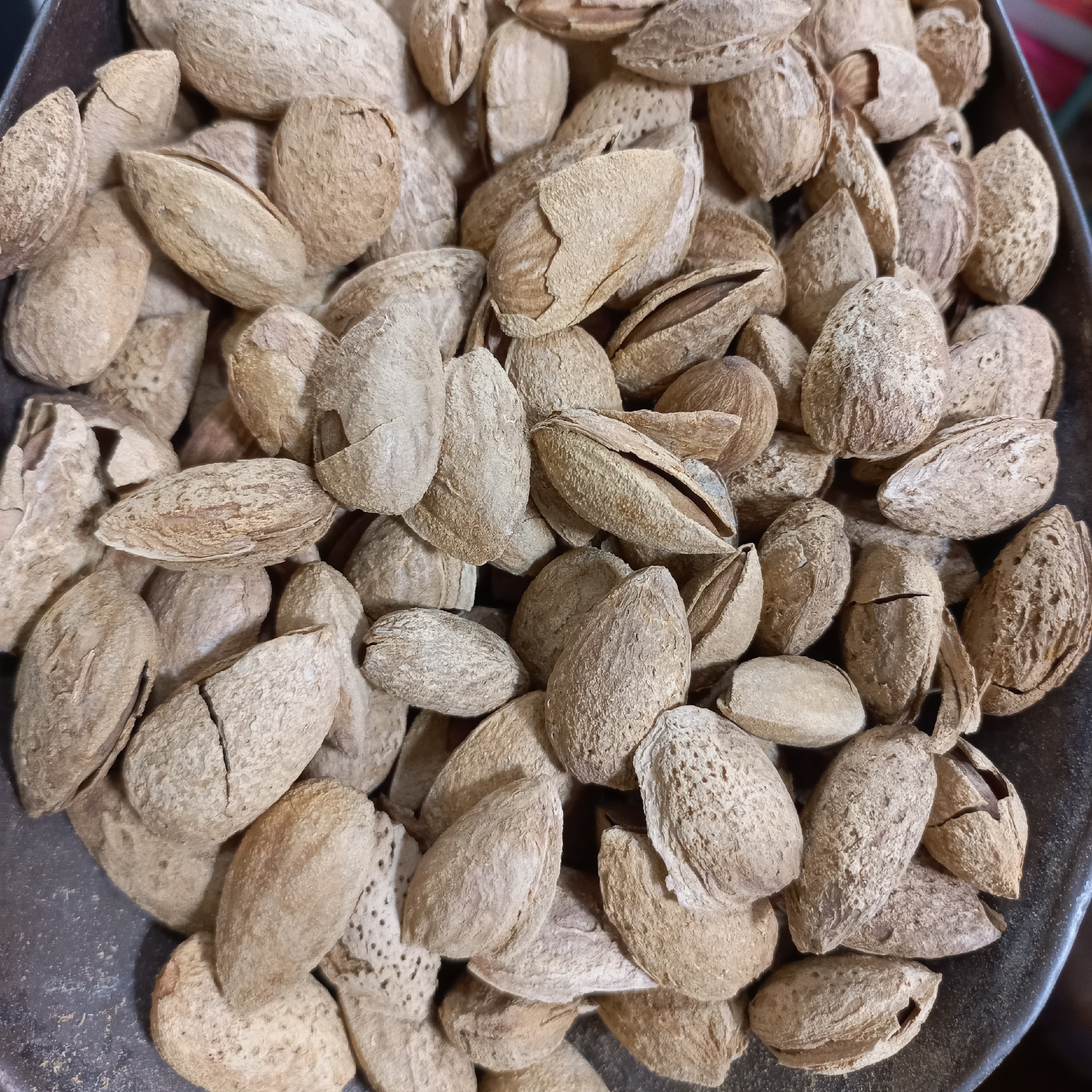 بادام پوست کاغذی منقا خام(200گرمی)