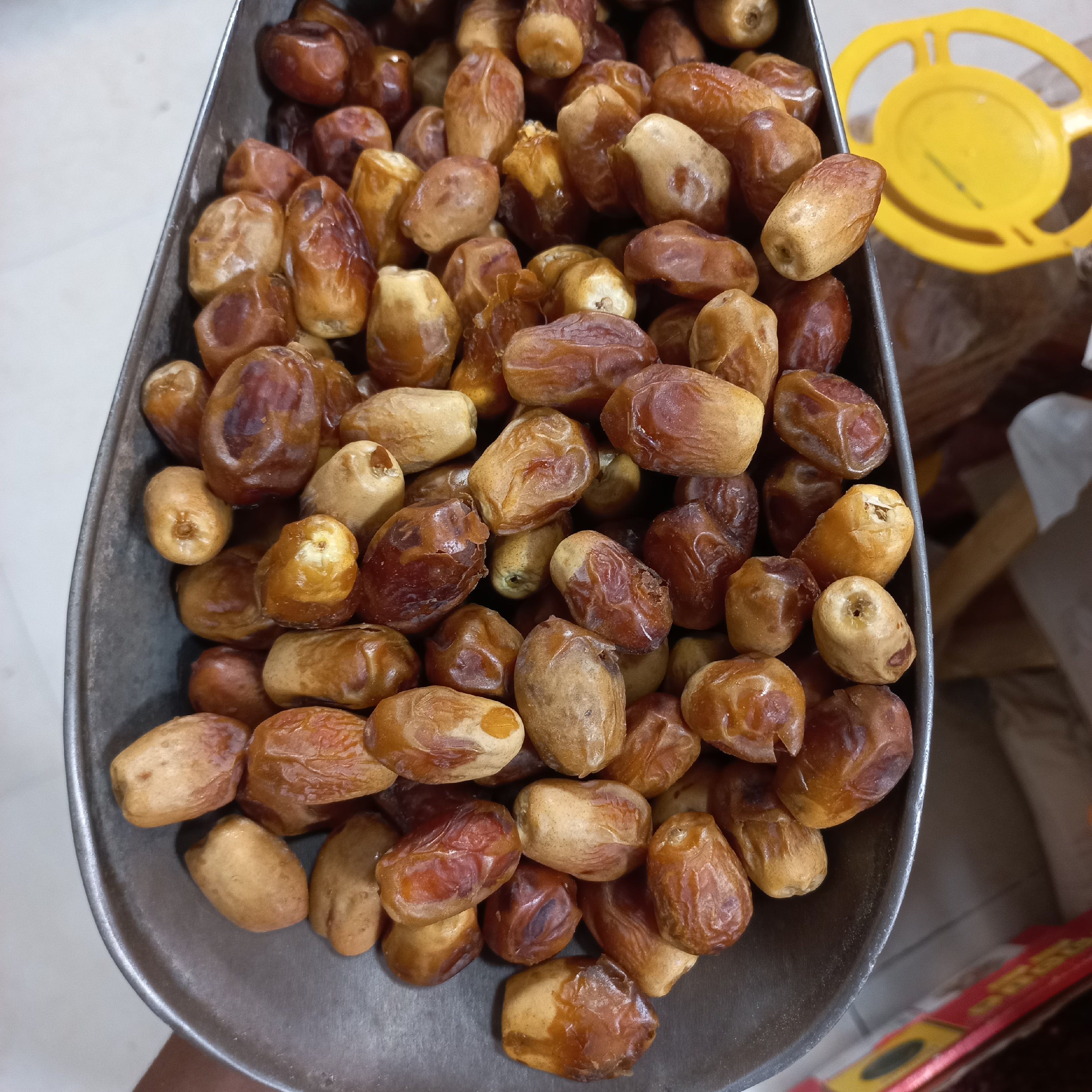 خرما زاهدی امسالی درجه یک (500گرمی)