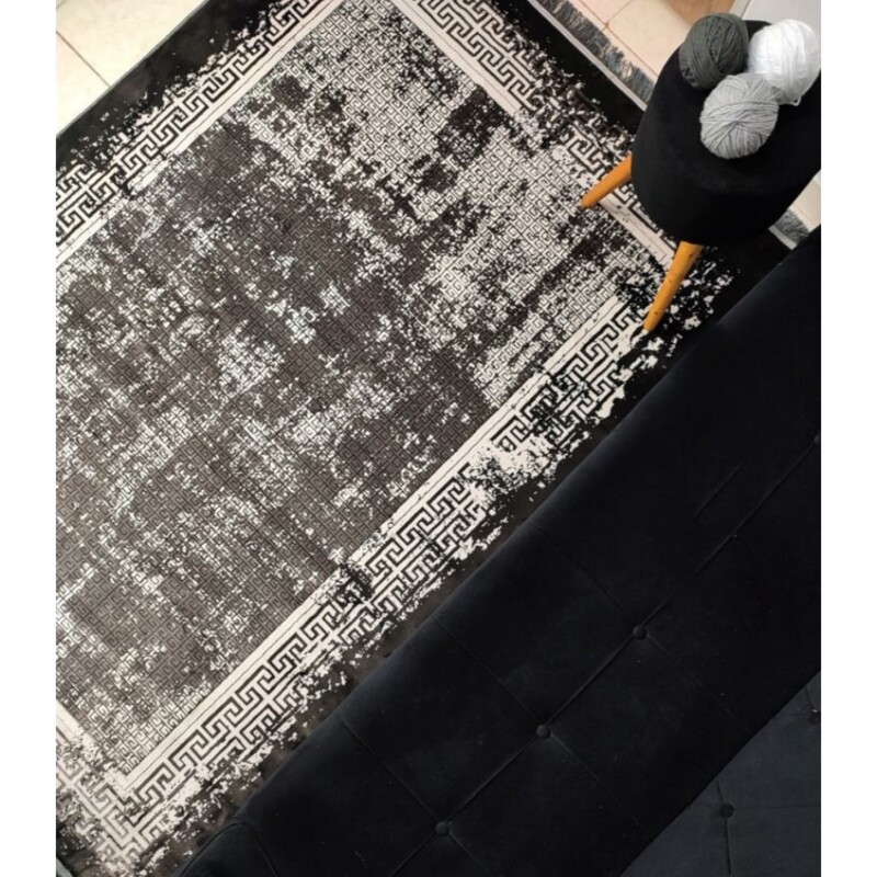 فرش مدرن زمینه مشکی طوسی سایز  9متری کد 30400 برند شیان  