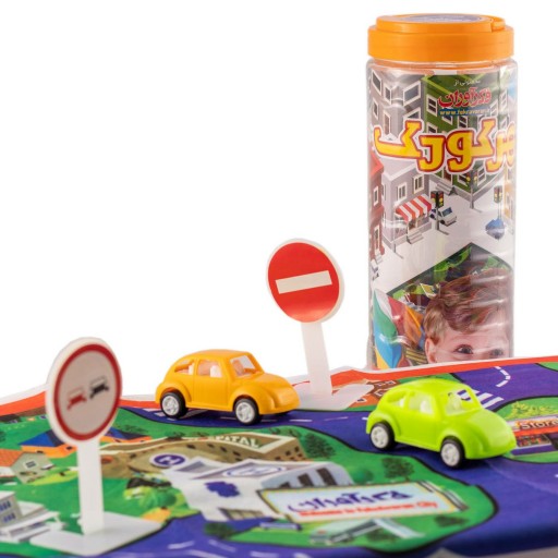 بازی شهر کودک استوانه ای فکرآوران شامل 2 عدد ماشین کوچک اسباب بازی و سازه های ایستای علائم راهنمایی و رانندگی