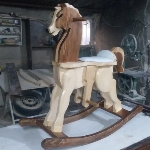 اسب چوبی مدل کلاسیک