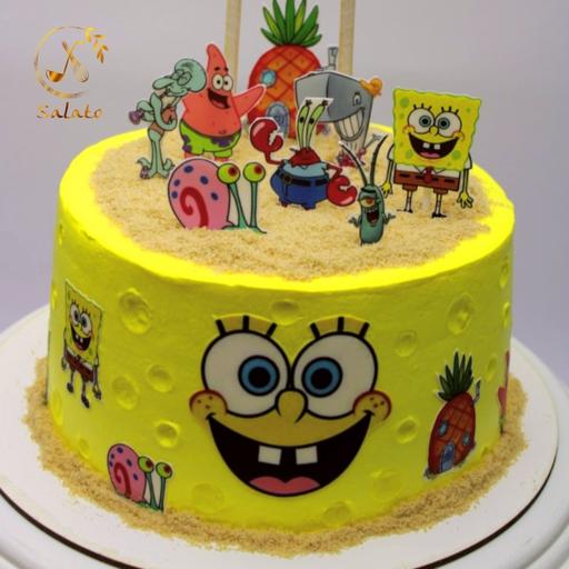 کیک تولد سالاتو 3 کیلویی کیک وانیلی فیلینگ موز و کارامل و گردو دکور کیک با درخواست مشتری