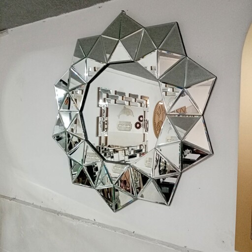 تابلو آینه خورشیدی طرح هرمی 