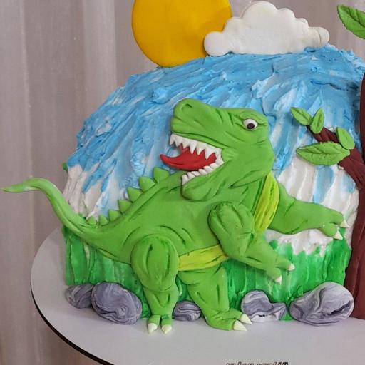 کیک خامه ای سه بعدی دایناسور....