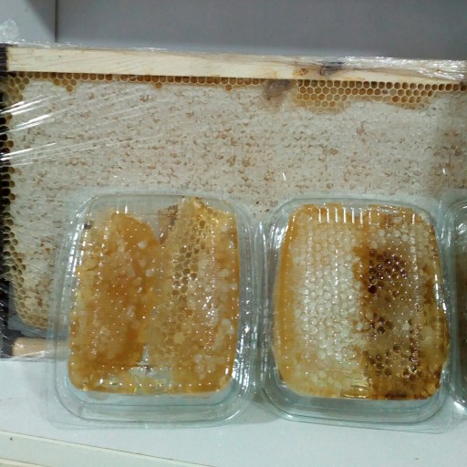 عسل با موم طبیعی