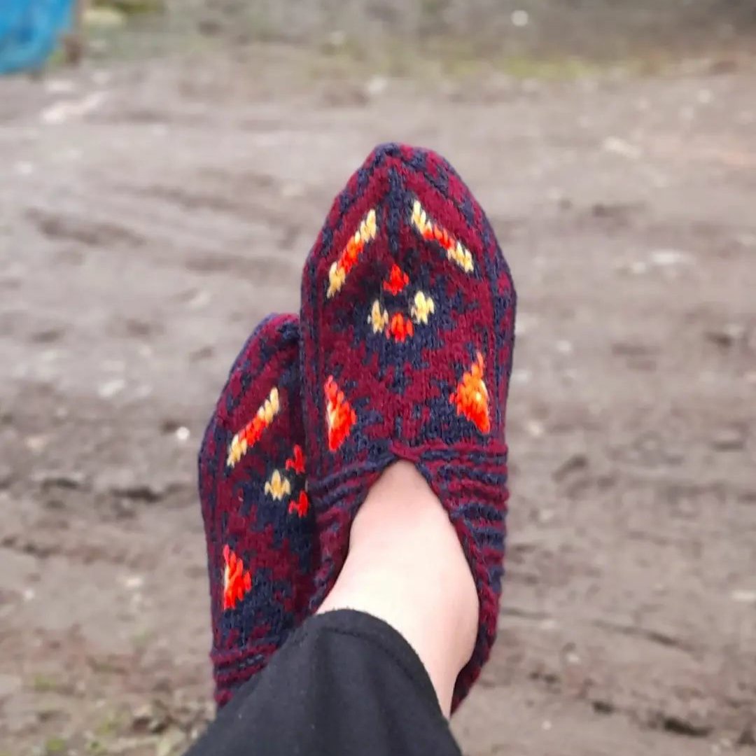 جوراب سنتی بافت خانوادگی دخترانه زنانه ‌مردانه مناسب کادو با ارسال رایگان