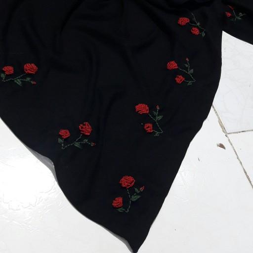 روسری گلدوزی گل سرخ